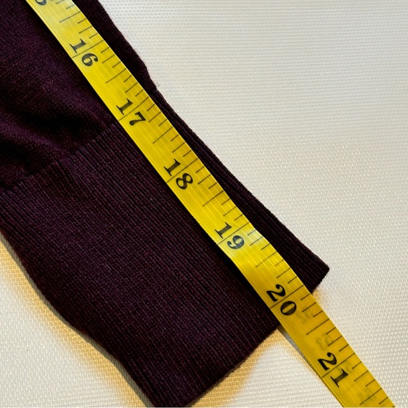 LULULEMON The Sweater Life Heather Bordeaux Drama V neck Knit Sweater. Size 2 XS - Picture 8 of 11